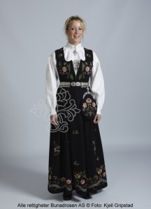 lundeby-bunad